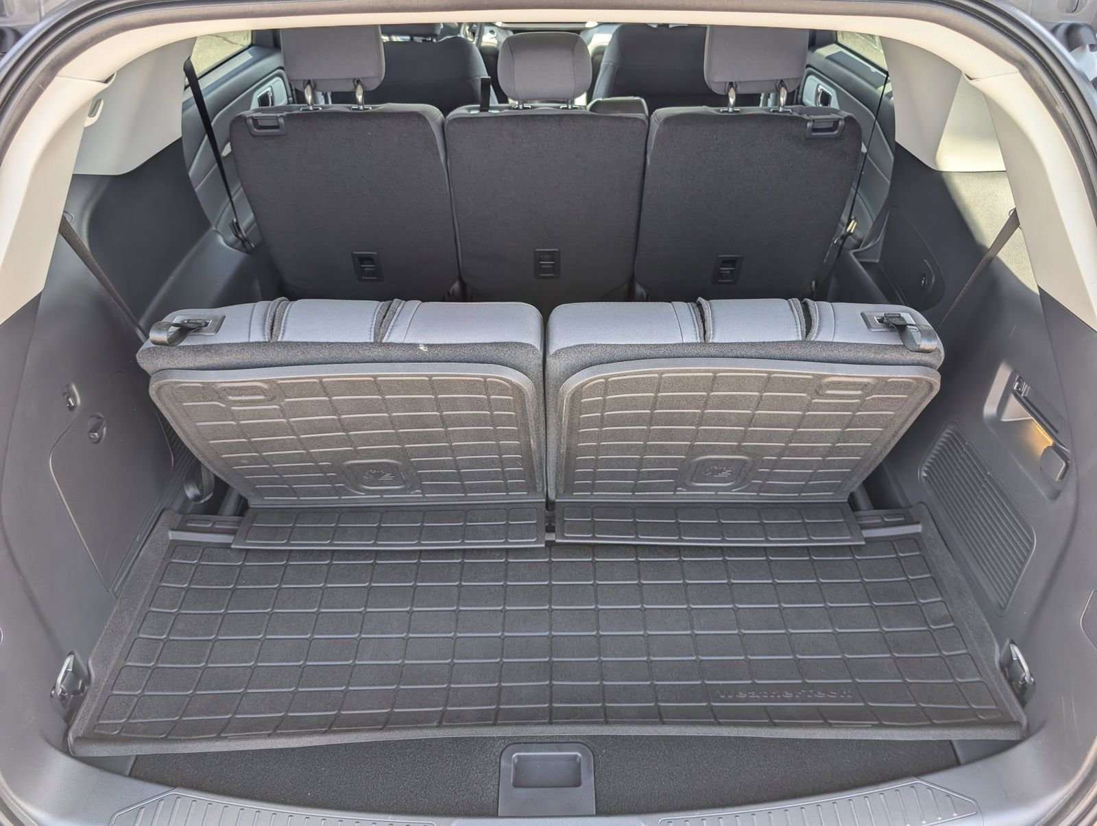 New 2026 Ford Explorer Active RWD image 14