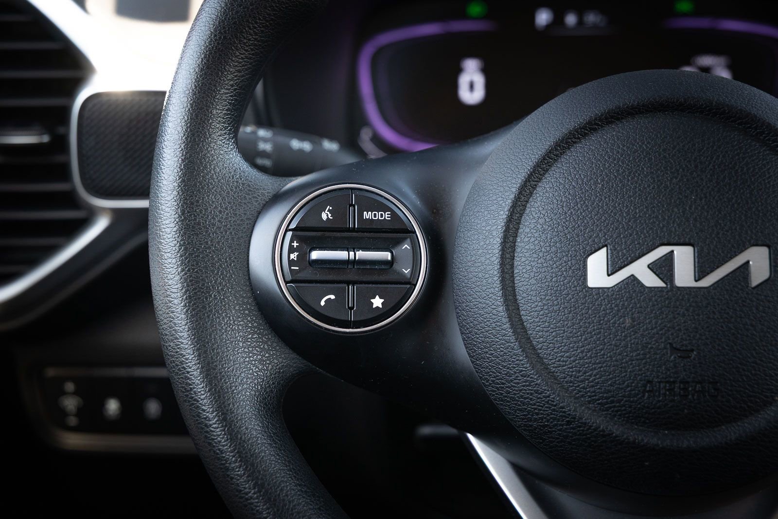 Used 2025 Kia Soul LX w/ LX Technology Package FWD image 25