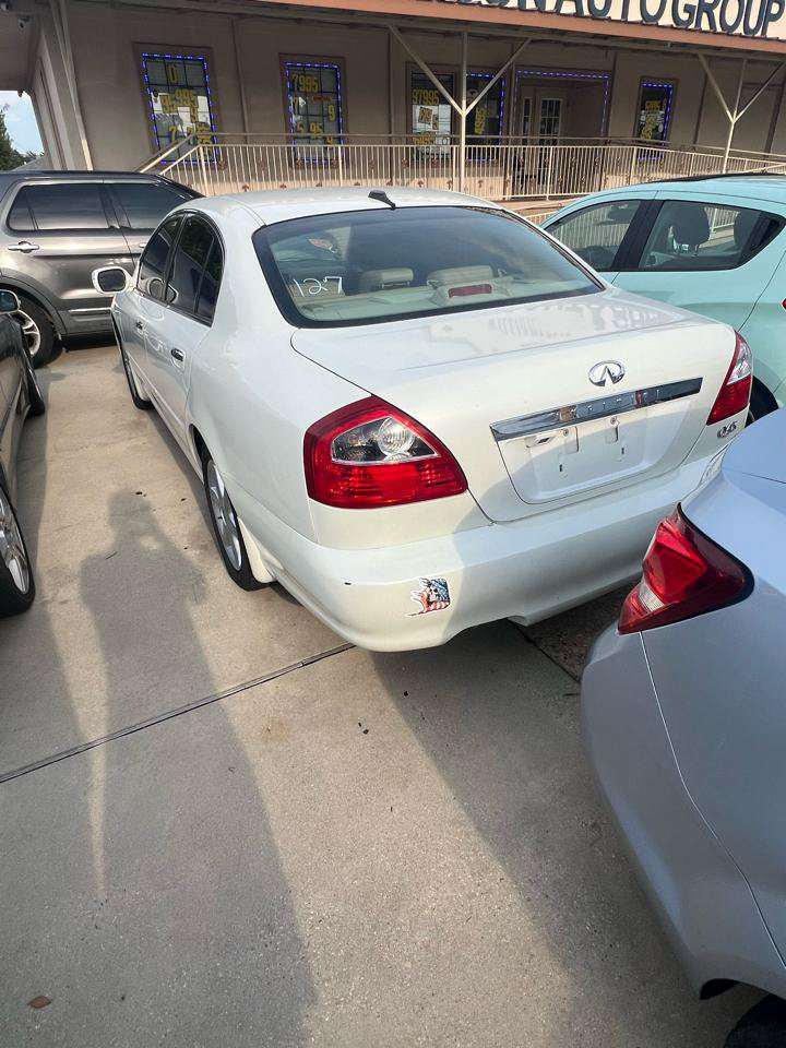 Used 2004 INFINITI Q45 Luxury RWD image 3