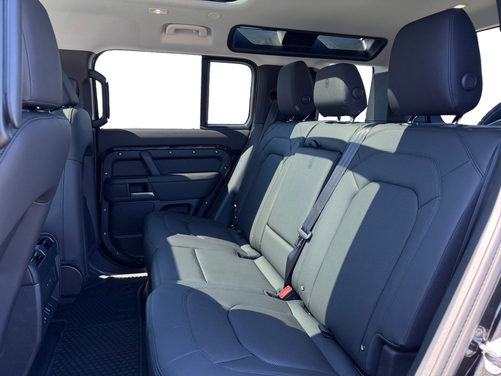 New 2026 Land Rover Defender 110 S AWD/4WD image 16