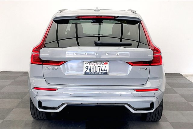 Used 2026 Volvo XC60 B5 Plus w/ Climate Package PRO AWD/4WD image 3