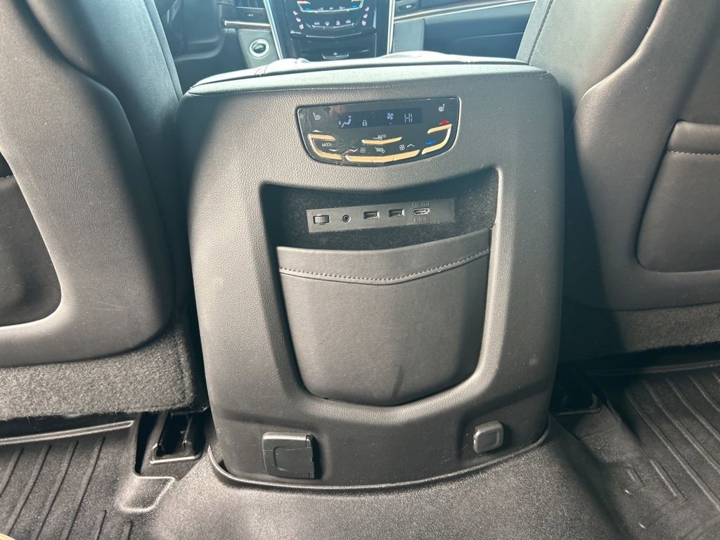 Used 2019 Cadillac Escalade Luxury image 31