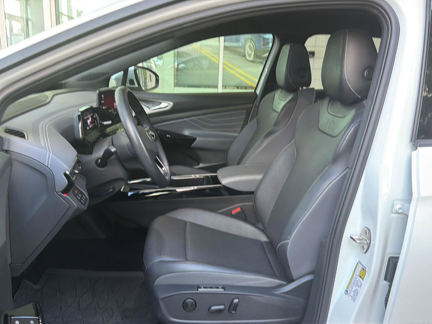 Certified 2023 Volkswagen ID.4 Pro S AWD/4WD image 15