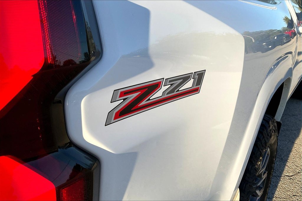 Used 2026 Chevrolet Colorado Z71 AWD/4WD image 29