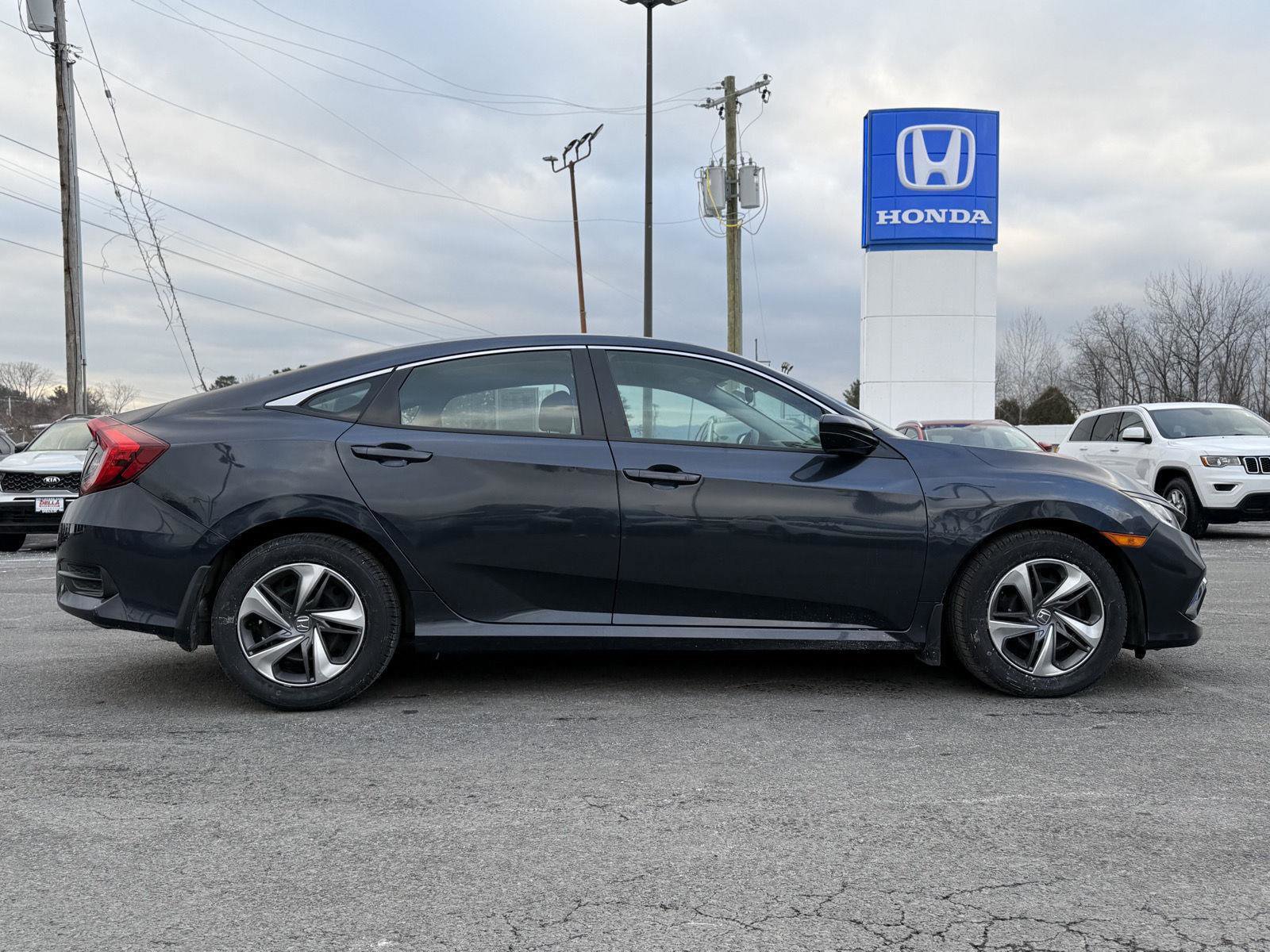 Used 2019 Honda Civic LX image 4