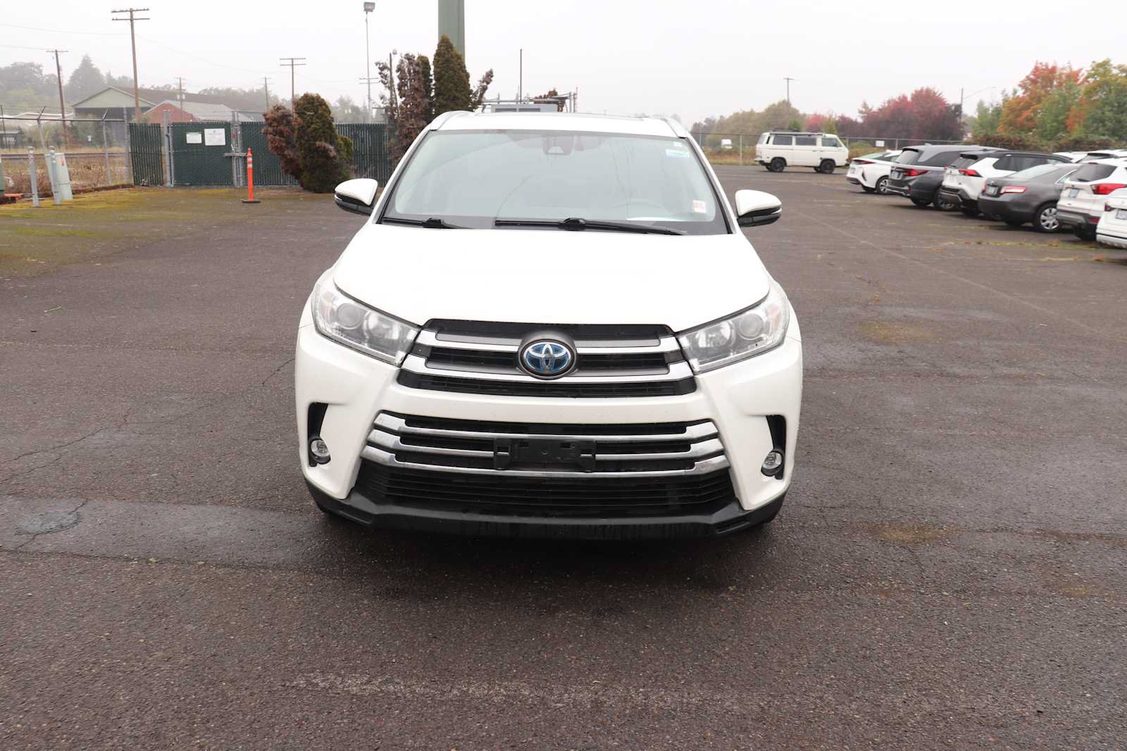 Used 2019 Toyota Highlander Limited AWD/4WD image 2