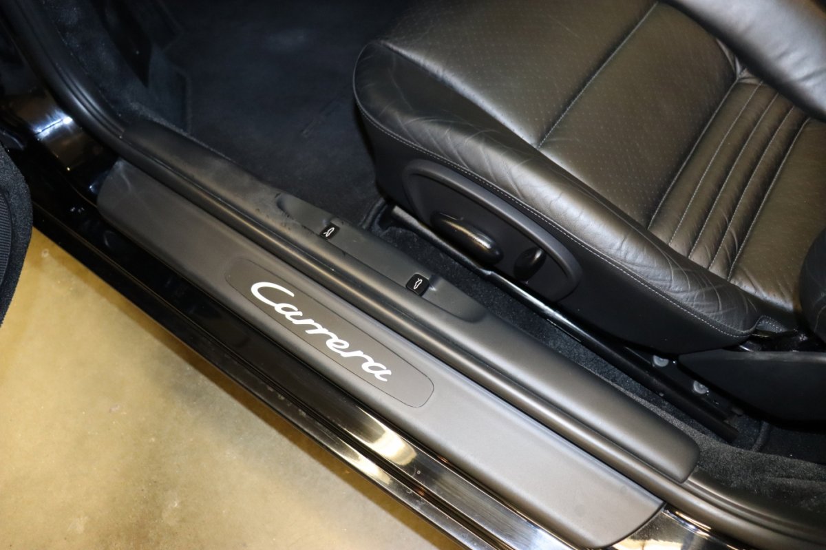 Used 2003 Porsche 911 Carrera image 12