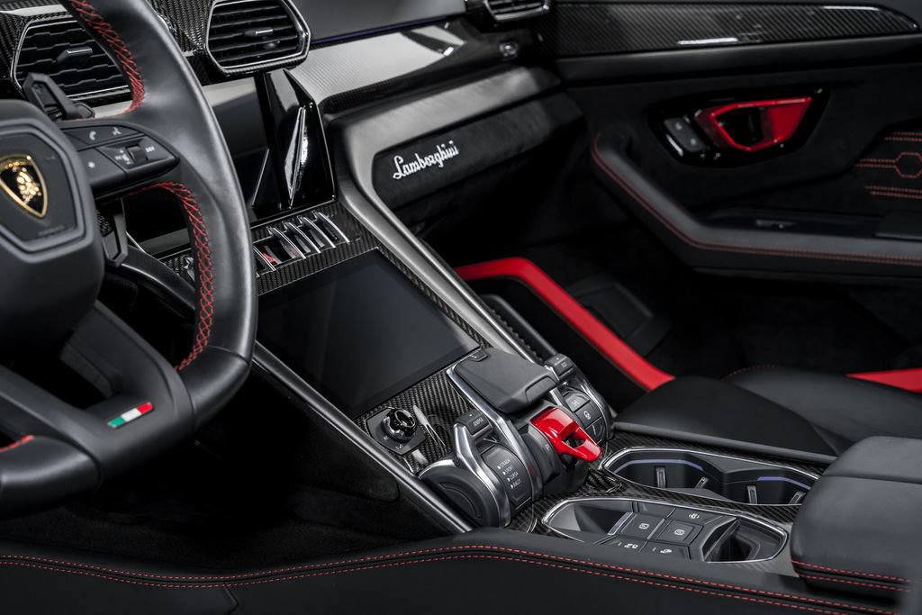 Used 2024 Lamborghini Urus Performante AWD/4WD image 23
