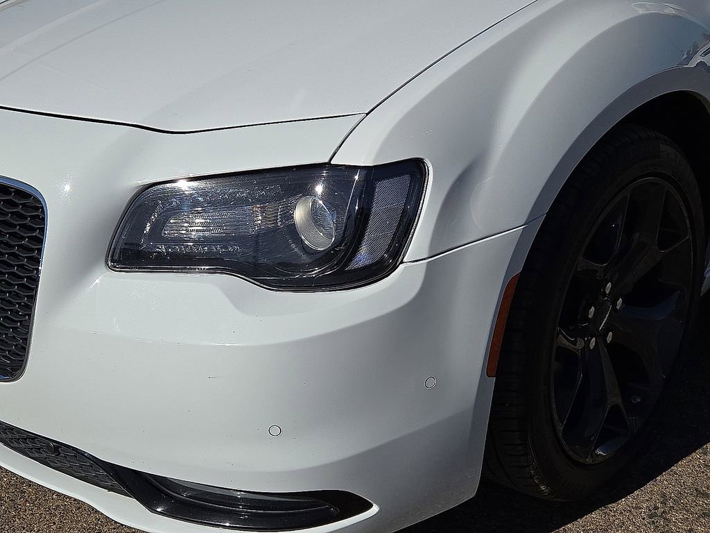 Used 2023 Chrysler 300 S image 10