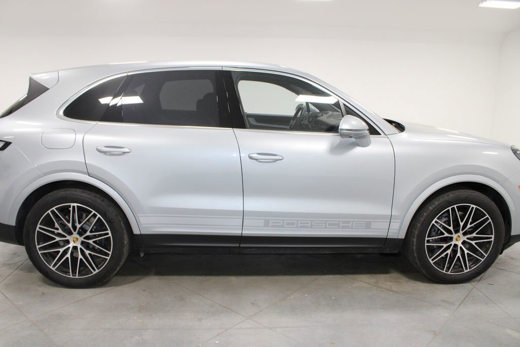 Used 2024 Porsche Cayenne image 11