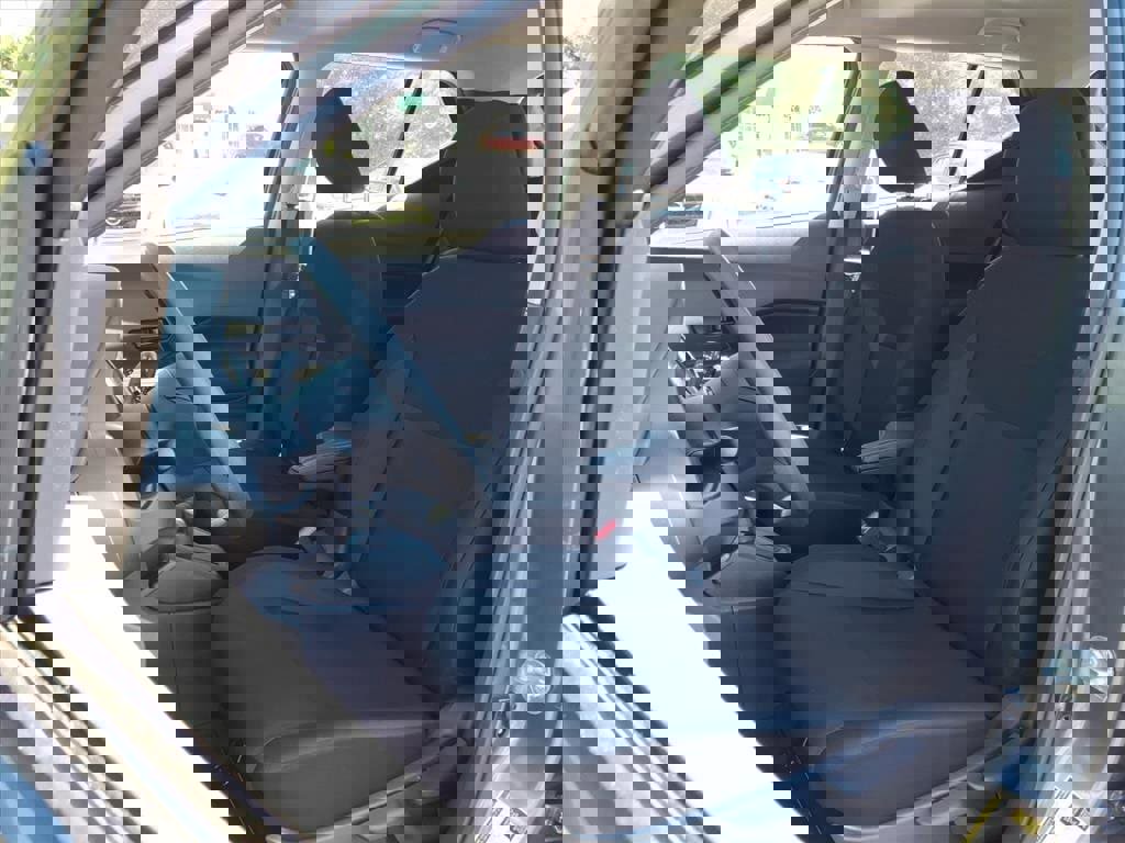 New 2025 Nissan Kicks Play S image 5