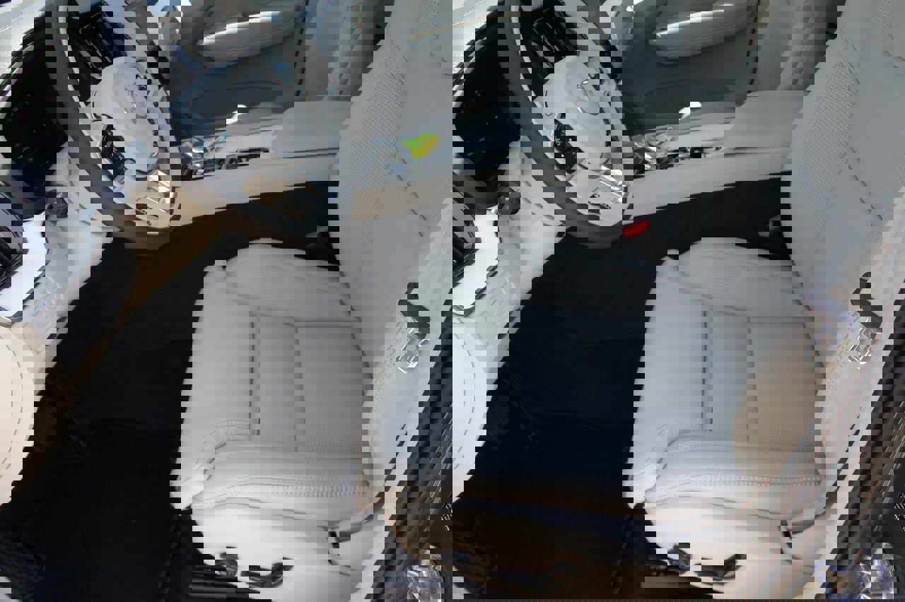 New 2026 Volvo XC60 T8 Ultra w/ Protection Package Premier image 18