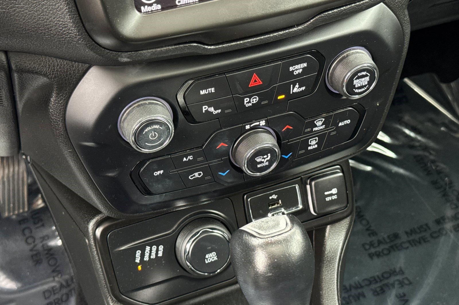 Used 2021 Jeep Renegade Limited w/ Sun & Sound Group AWD/4WD image 19