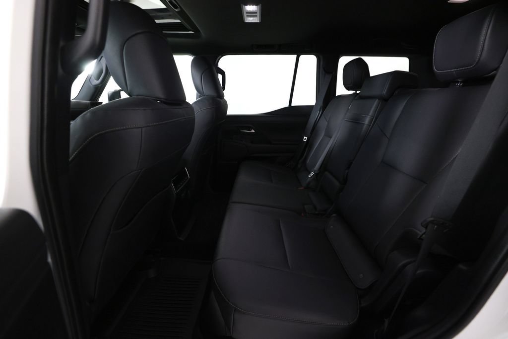 Used 2024 Lexus GX 550 w/ Cold Area Package AWD/4WD image 15