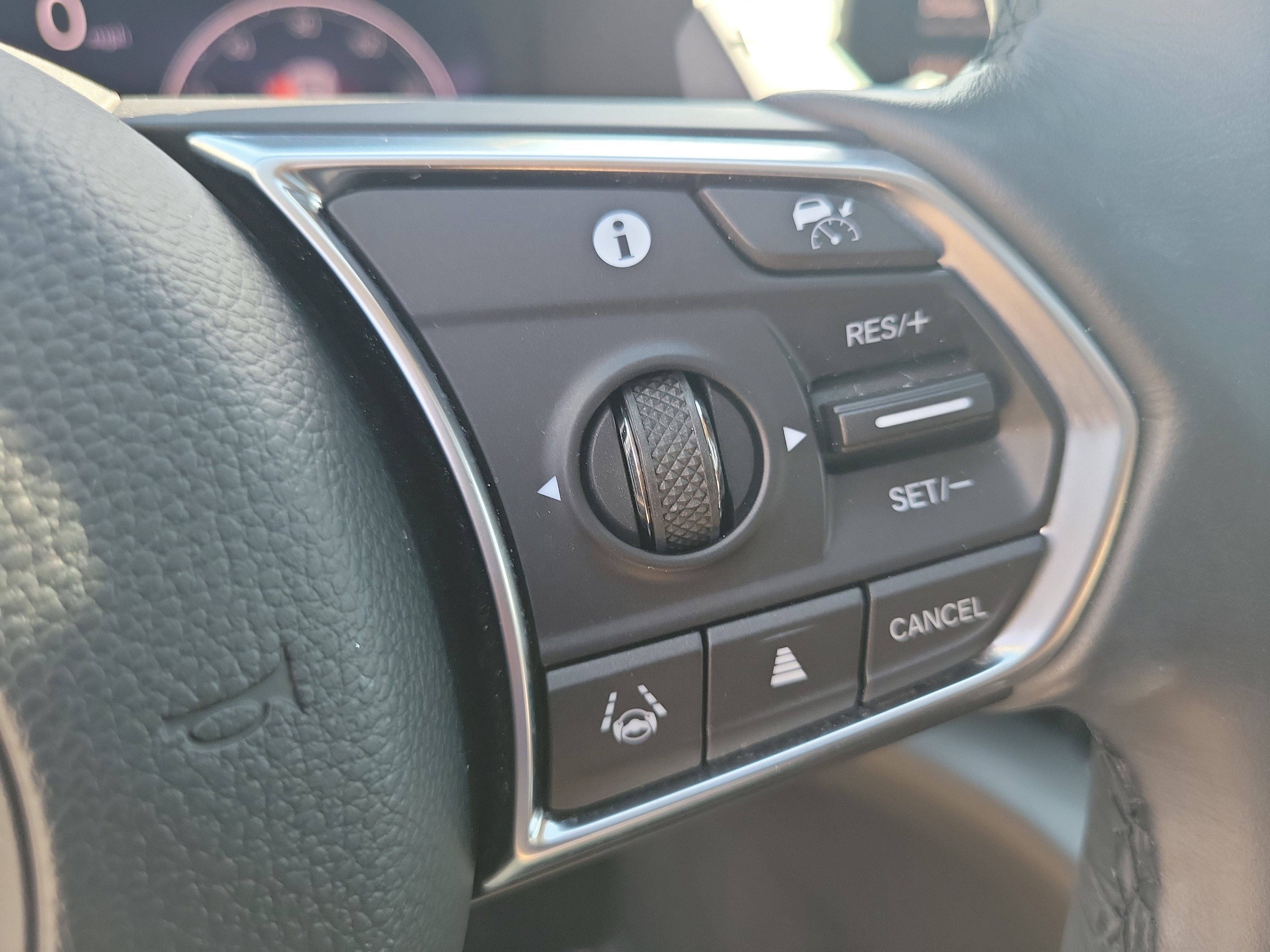 Used 2022 Acura MDX SH-AWD w/ Technology Package image 14