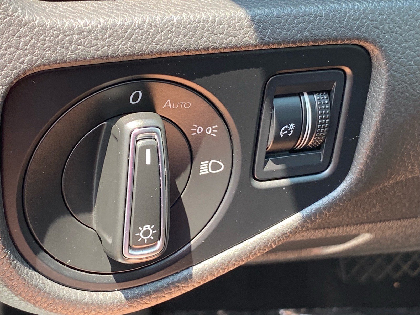 Used 2019 Volkswagen Golf S FWD image 16
