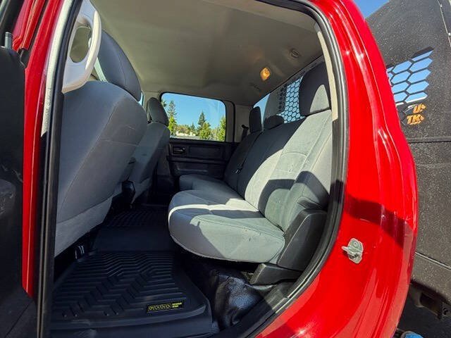 Used 2018 RAM 3500 Tradesman w/ Chrome Appearance Group AWD/4WD image 37