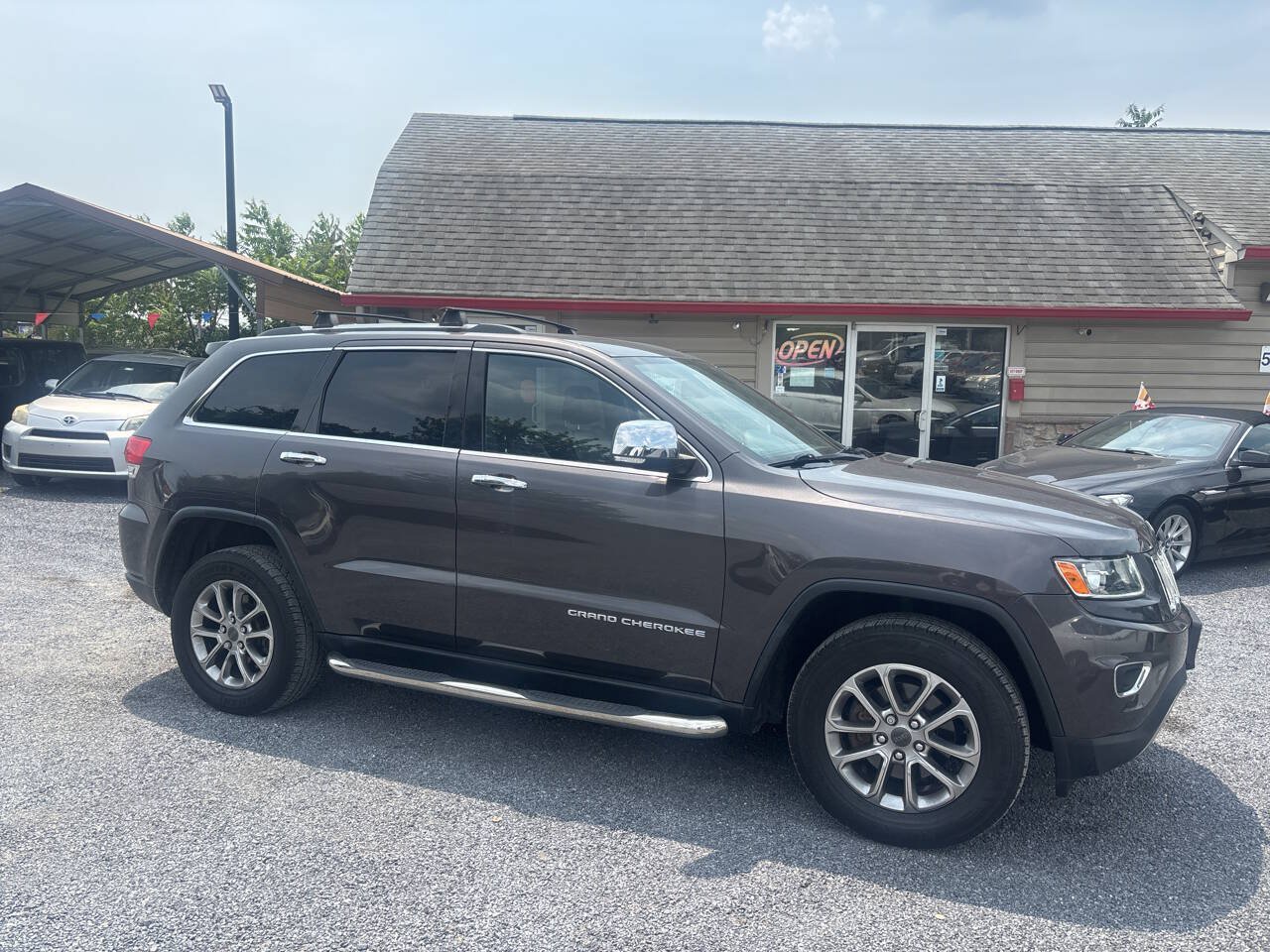 Used 2015 Jeep Grand Cherokee Limited AWD/4WD image 4