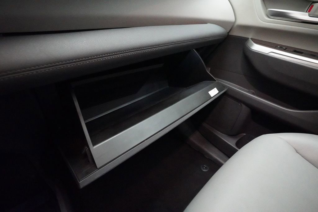 Used 2023 Toyota Sienna XLE FWD image 31