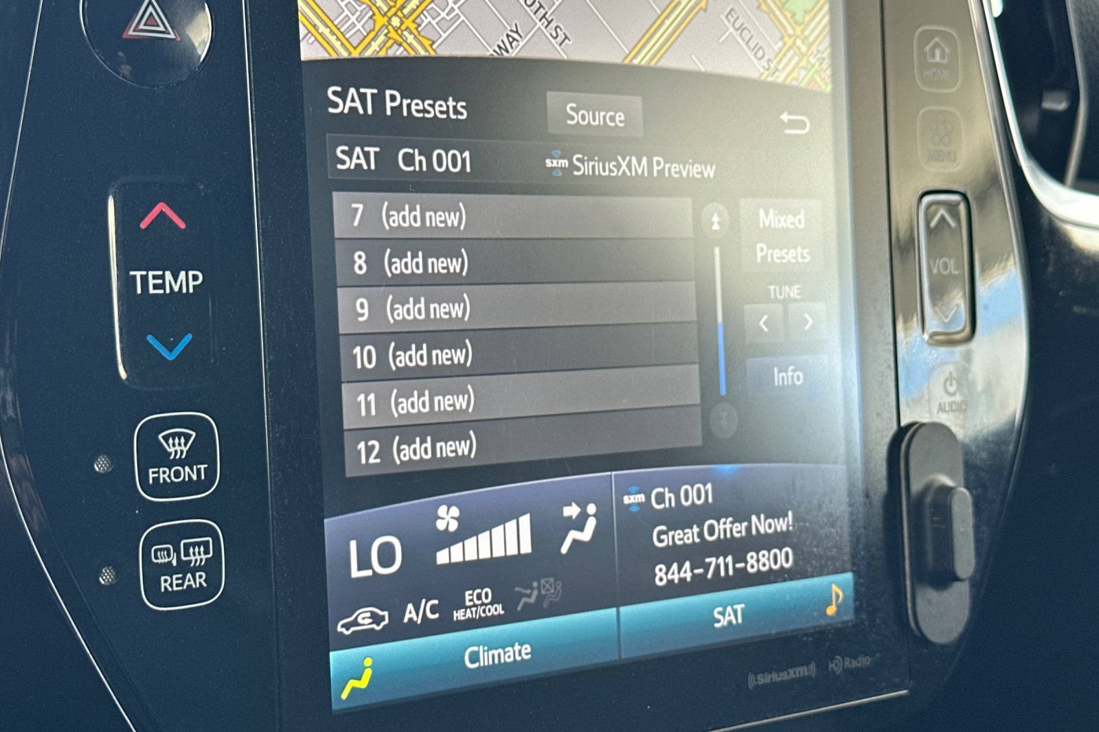Used 2021 Toyota Prius Prime XLE w/ Carpet Mat Package (TMS) FWD image 19
