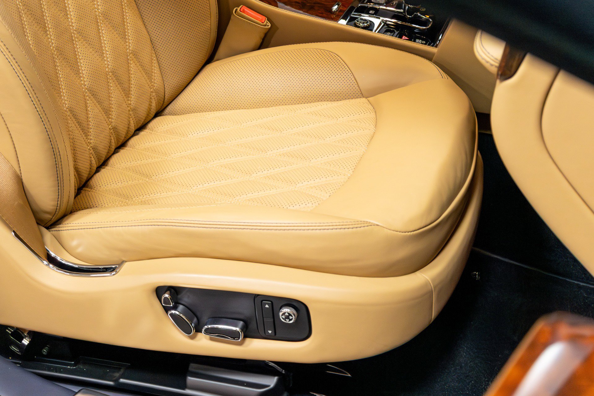 Used 2017 Bentley Mulsanne image 25