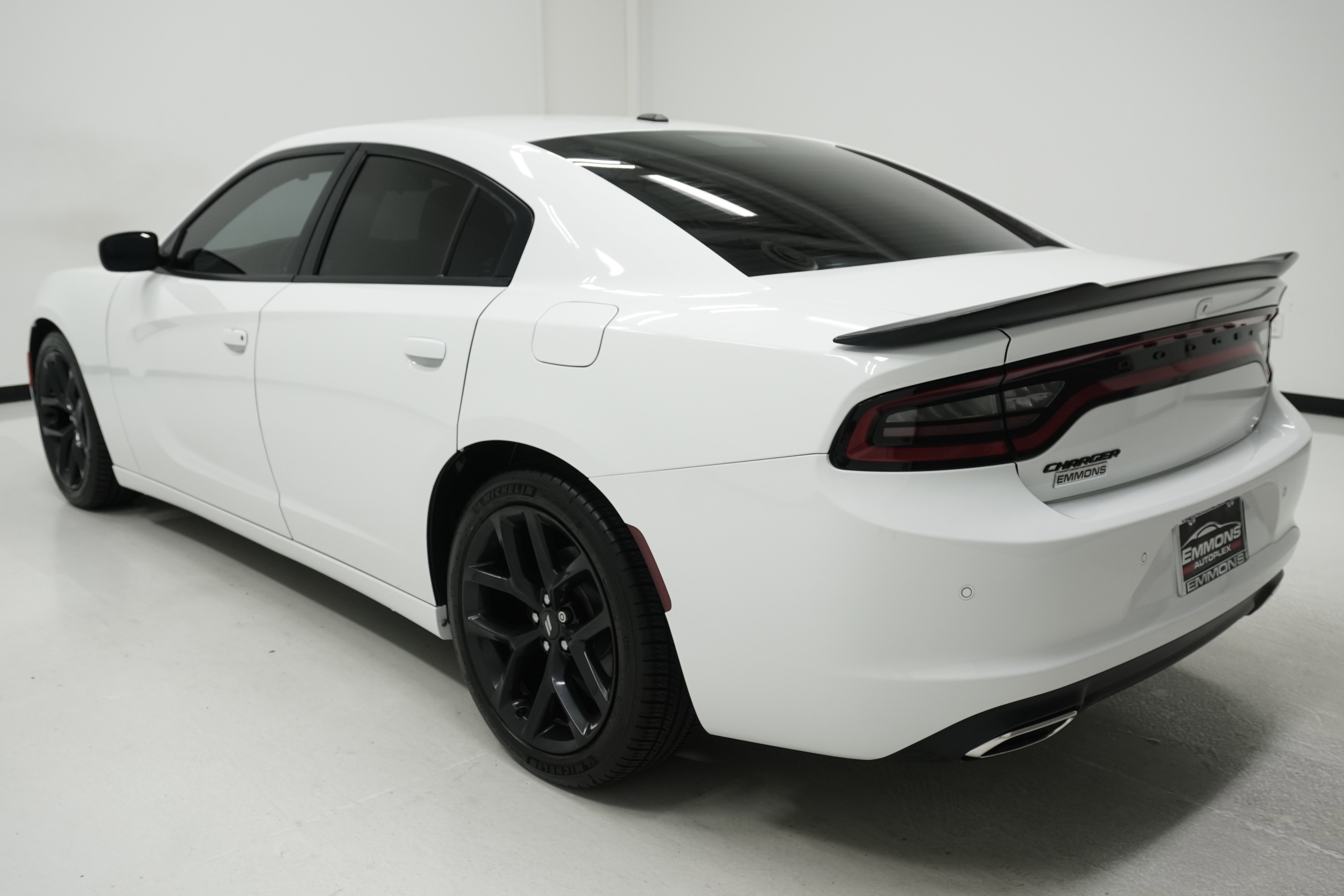 Used 2020 Dodge Charger SXT w/ Blacktop Package RWD image 6