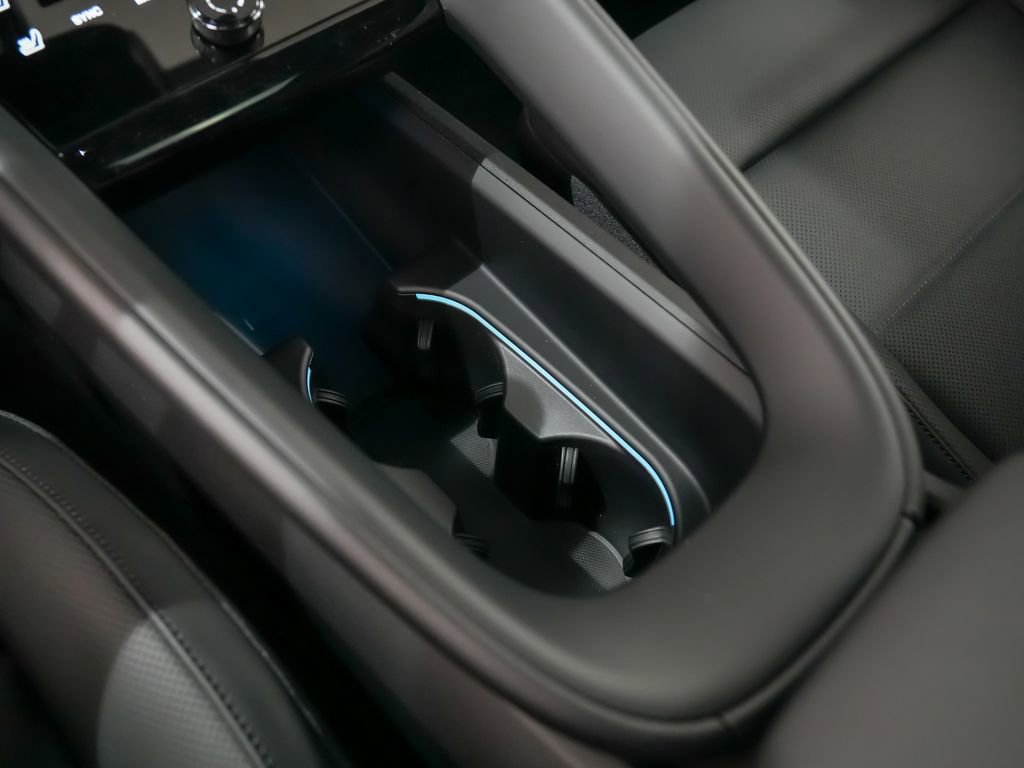 New 2026 Porsche Macan 4 Electric image 21