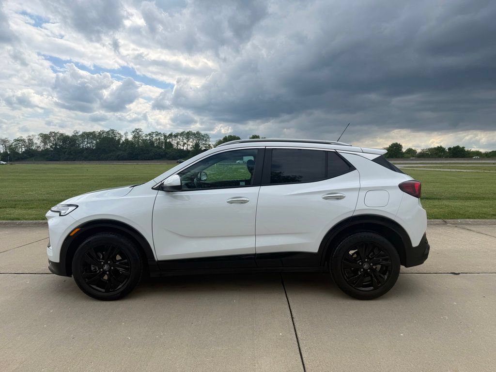 Used 2024 Buick Encore GX Sport Touring FWD image 8