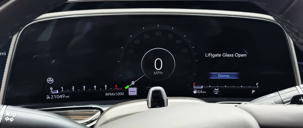 Used 2024 Cadillac Escalade Premium Luxury w/ LPO, Floor Liner Package AWD/4WD image 19