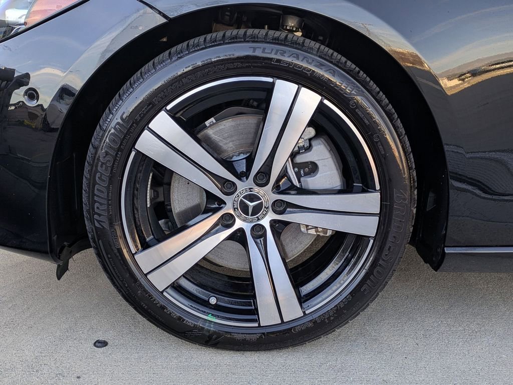 Used 2025 Mercedes-Benz C 300 4MATIC Sedan image 31