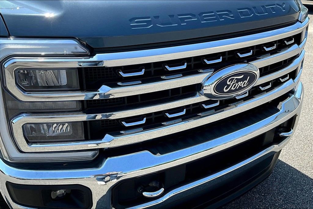 Used 2023 Ford F250 Lariat w/ Chrome Package image 34