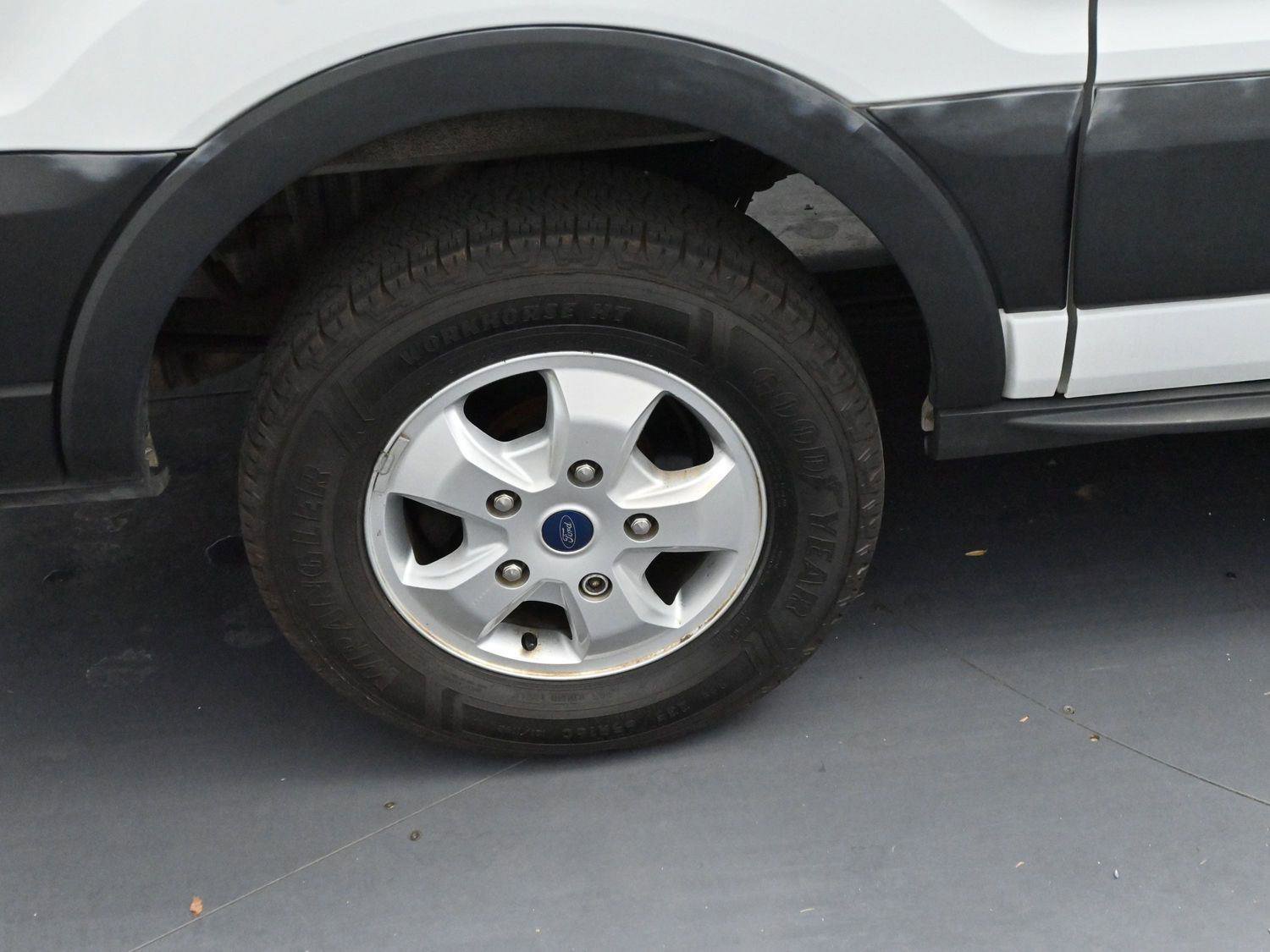 Used 2019 Ford Transit 250 130 Low Roof image 31