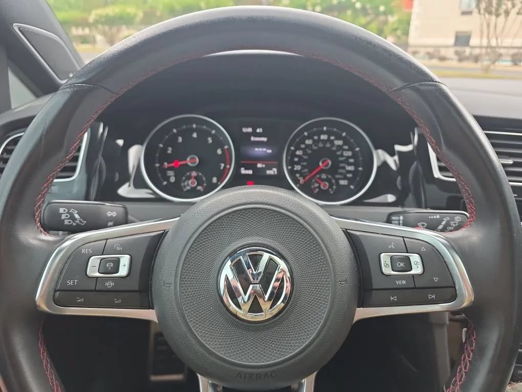 Used 2019 Volkswagen GTI Autobahn FWD image 17