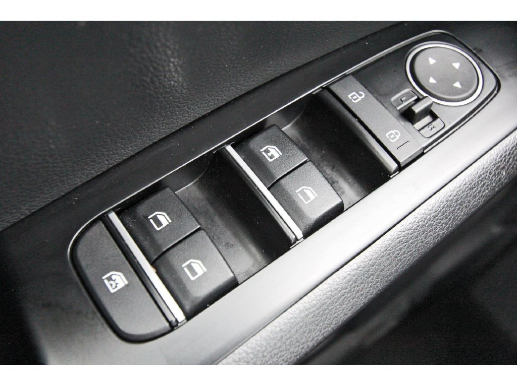 Used 2025 Kia Soul LX w/ LX Technology Package FWD image 21