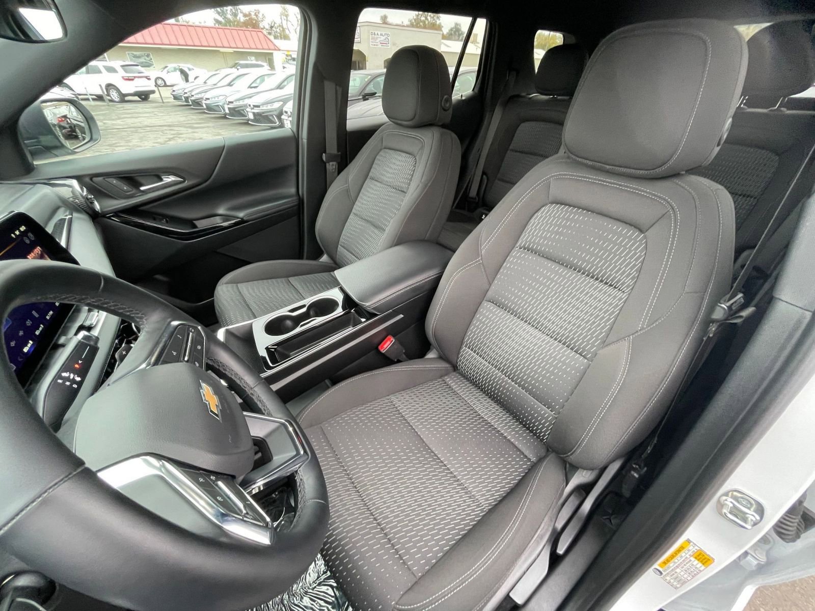 Used 2025 Chevrolet Equinox LT image 35