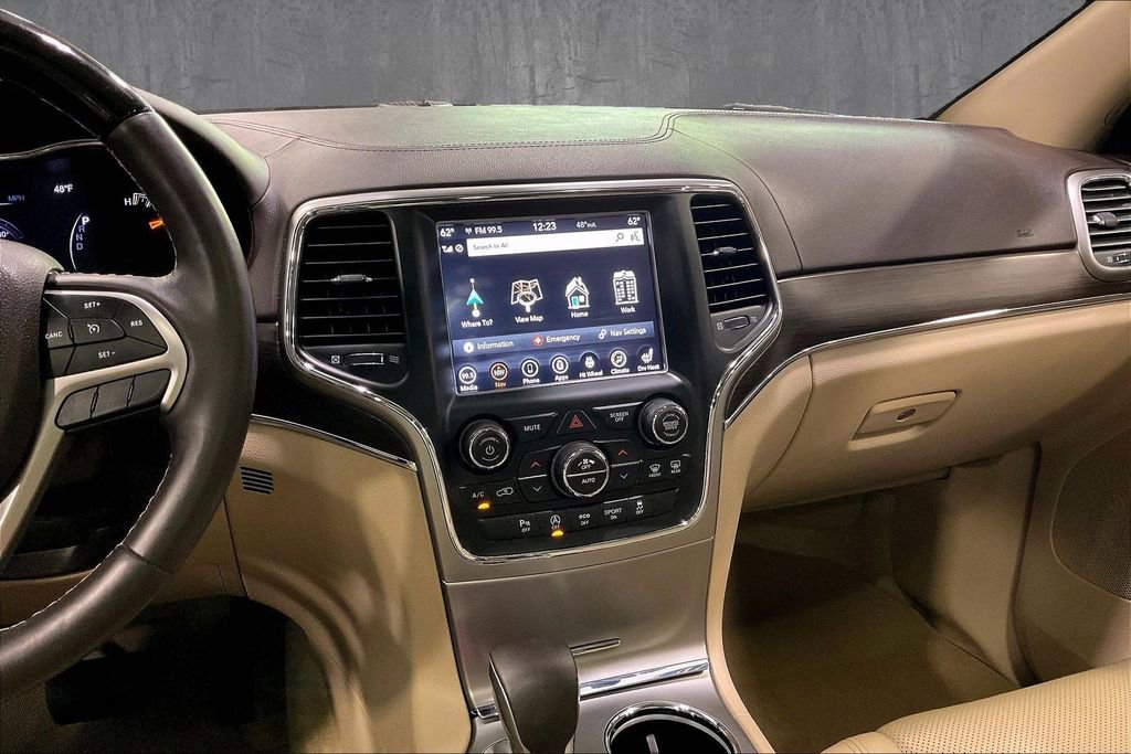 Used 2018 Jeep Grand Cherokee Overland AWD/4WD image 9