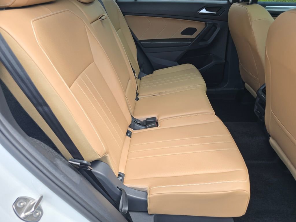 Used 2024 Volkswagen Tiguan SE R-Line AWD/4WD image 27