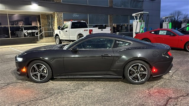 Used 2024 Ford Mustang Premium image 4