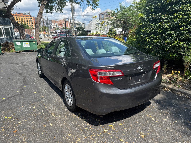 Used 2013 Toyota Camry LE FWD image 4