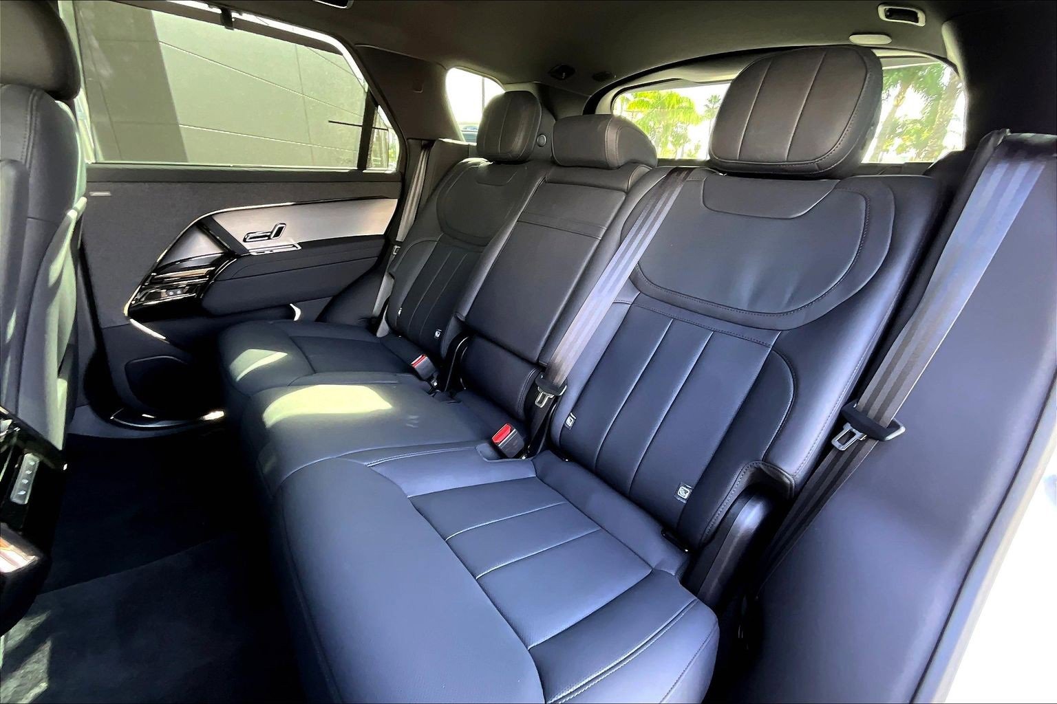 Used 2025 Land Rover Range Rover Sport SE image 26