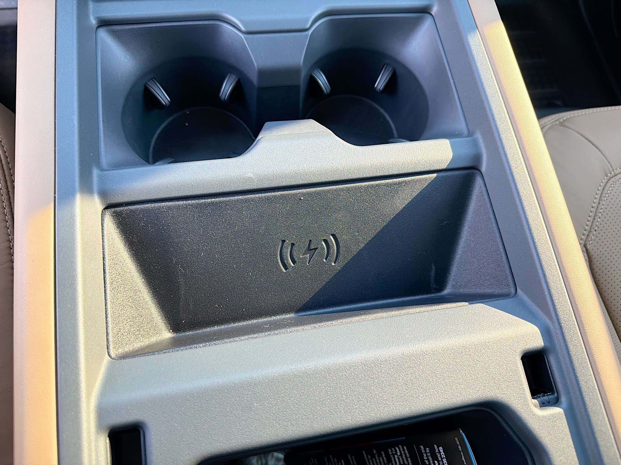 New 2026 Land Rover Defender 130 X-Dynamic SE image 31