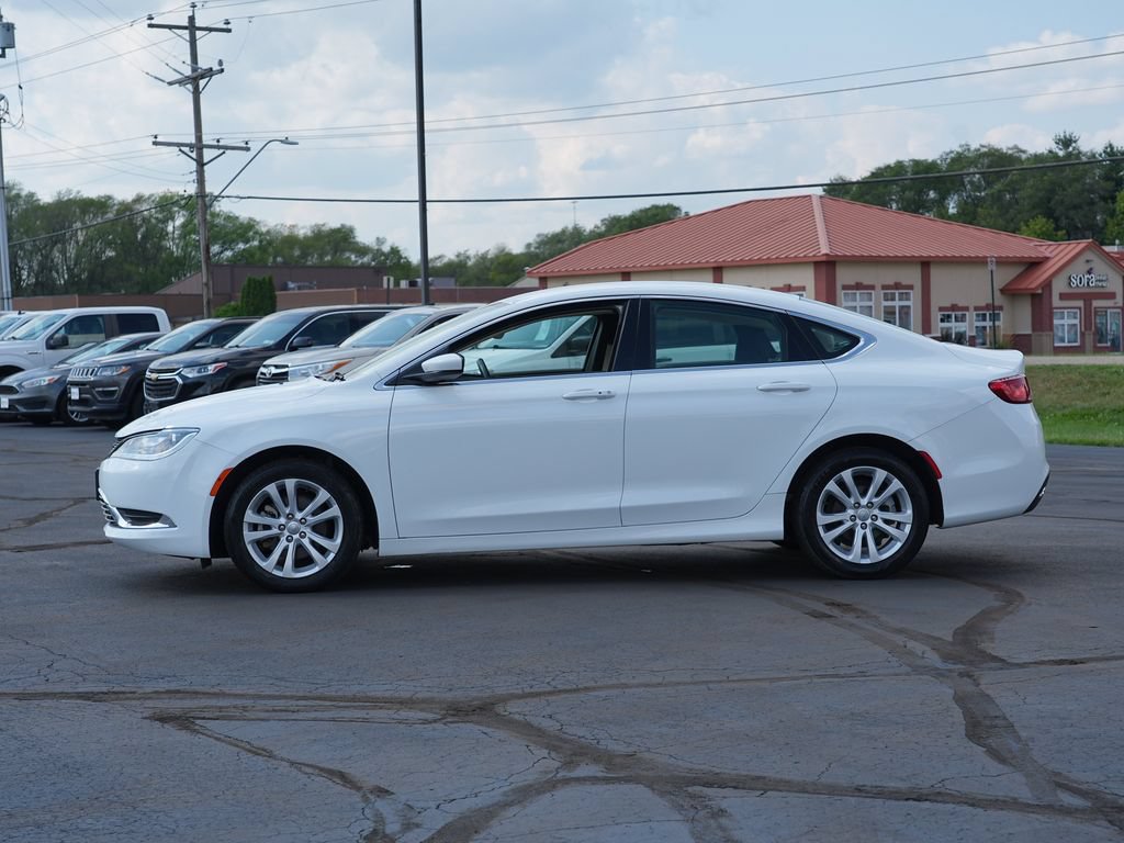 Used 2016 Chrysler 200 Limited w/ Travel & Safety Group FWD image 6