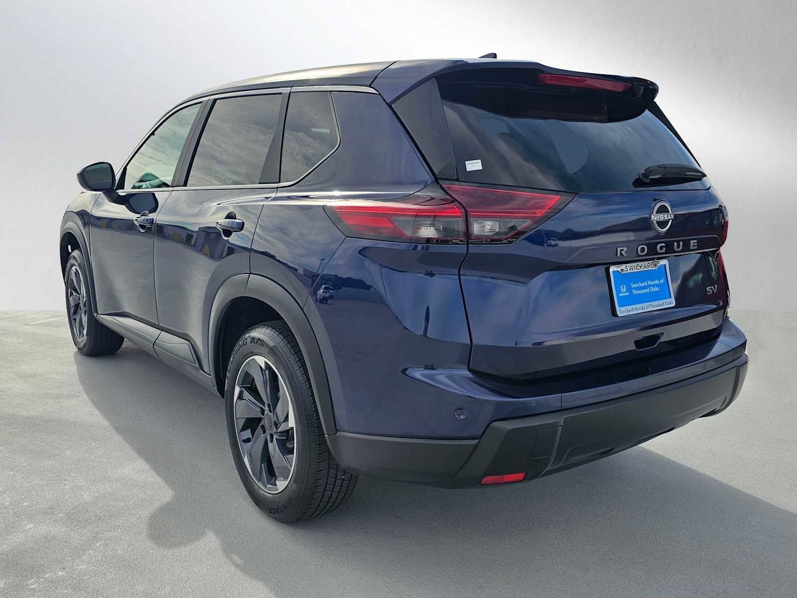 Used 2024 Nissan Rogue SV image 5