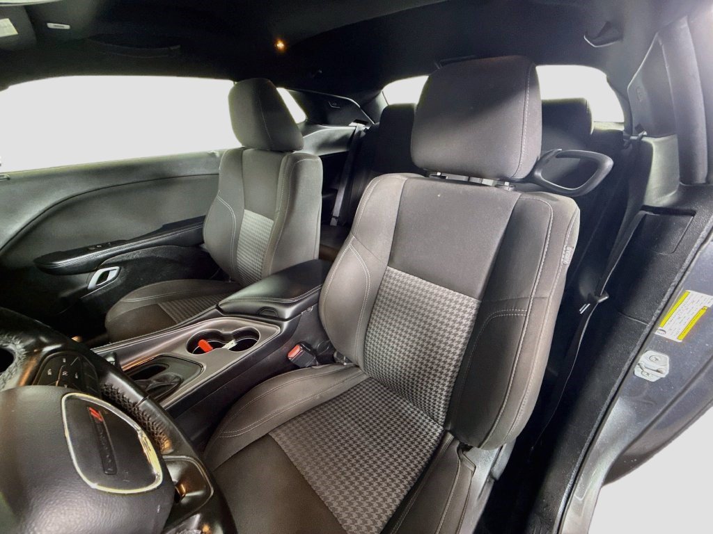 Used 2023 Dodge Challenger SXT RWD image 21