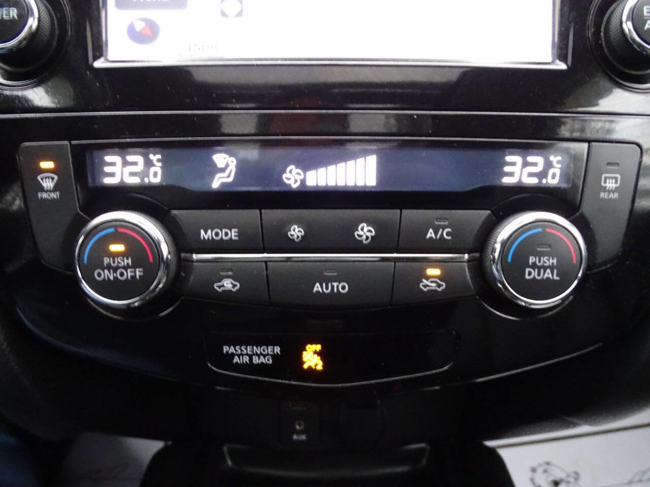 Used 2014 Nissan Rogue SL image 28