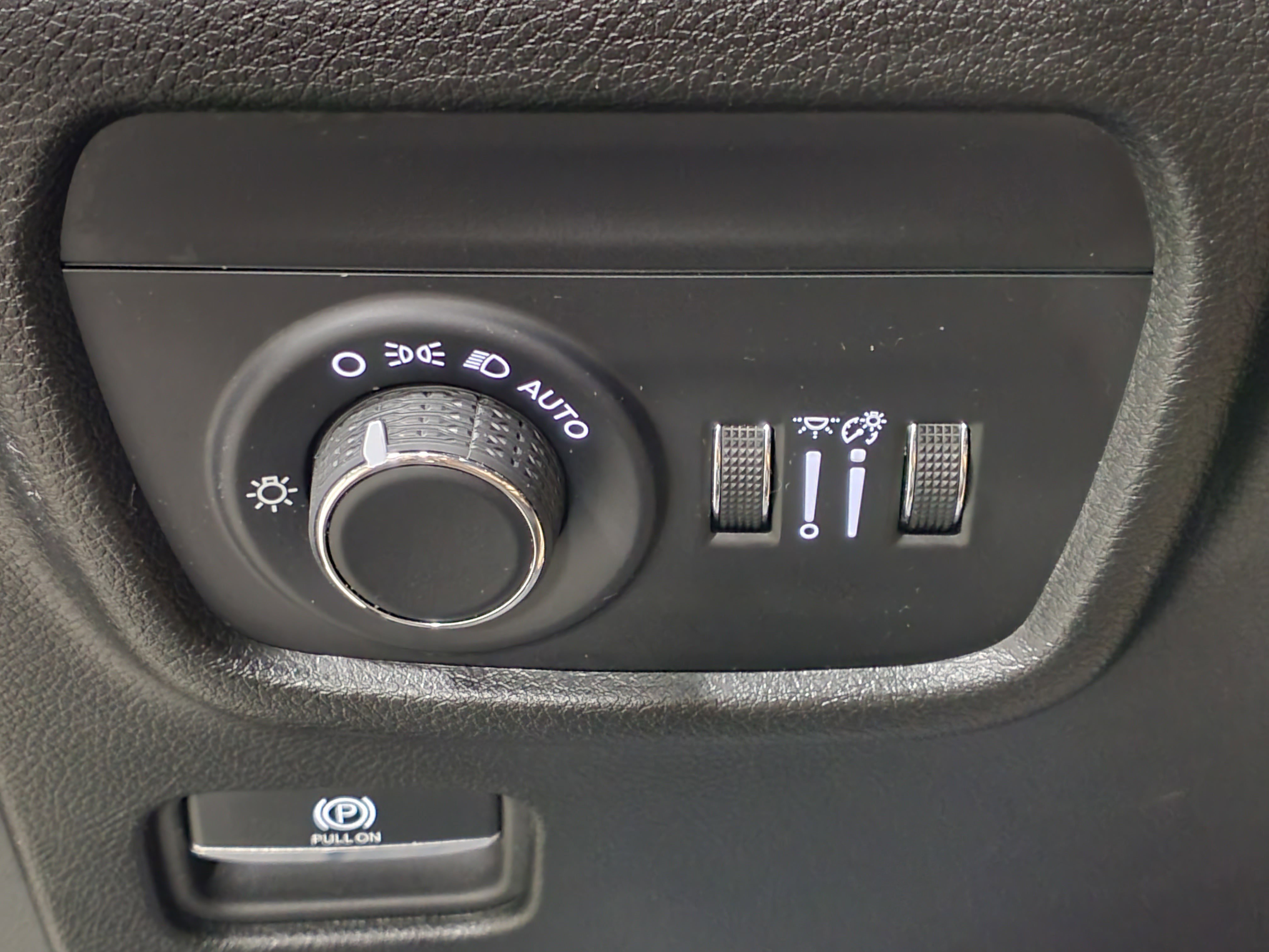 Used 2024 Jeep Grand Cherokee L Laredo AWD/4WD image 22