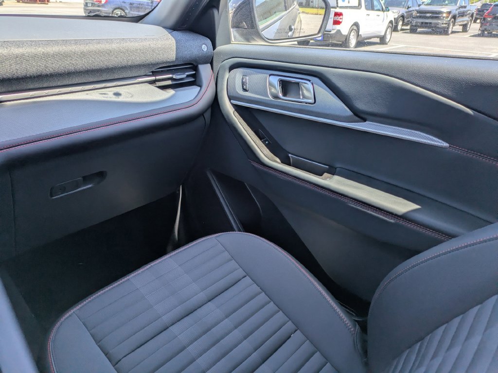 New 2026 Ford Explorer ST-Line w/ ST-Line Street Pack RWD image 21