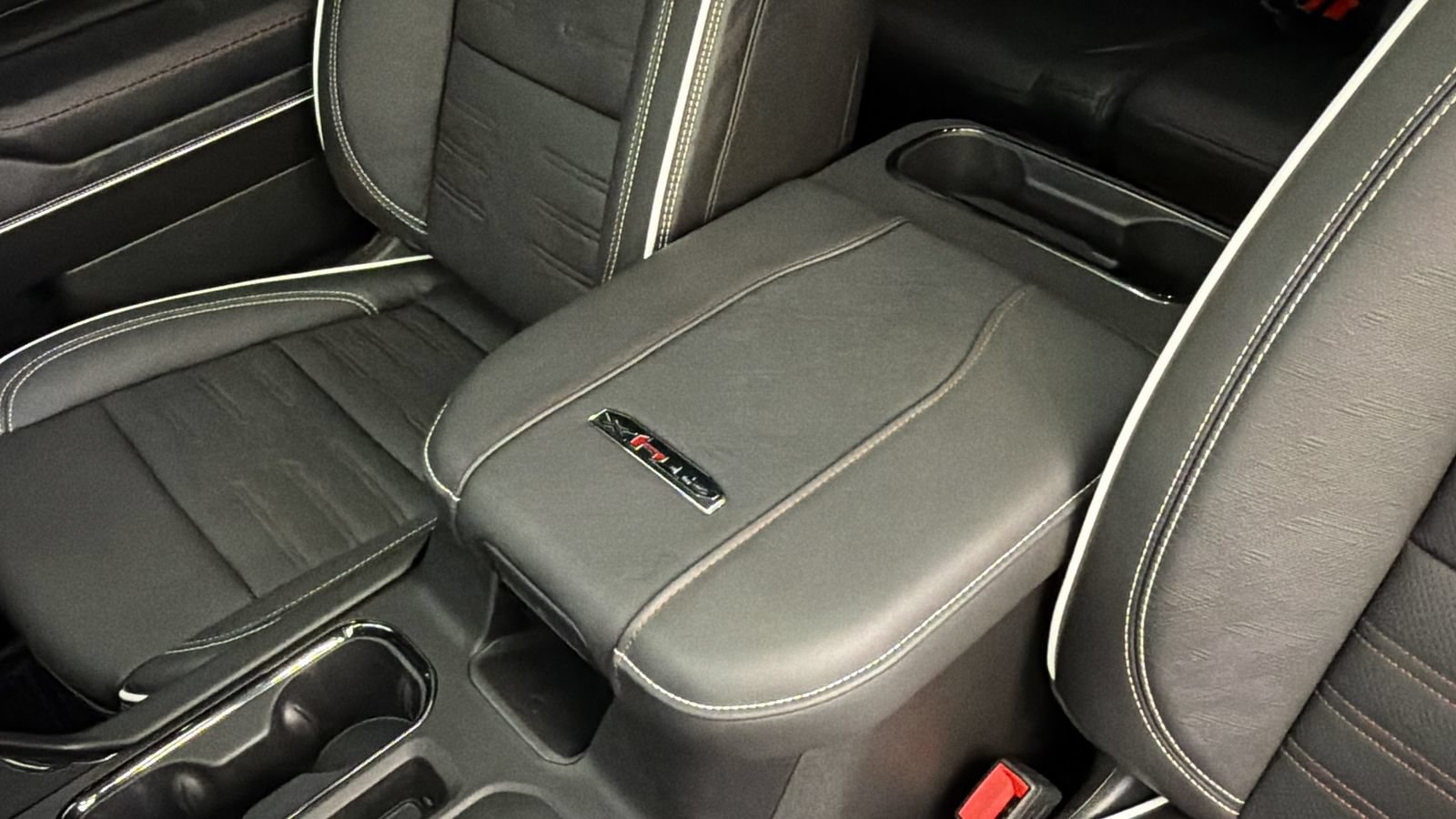 Used 2025 GMC Sierra 2500 AT4X AWD/4WD image 27
