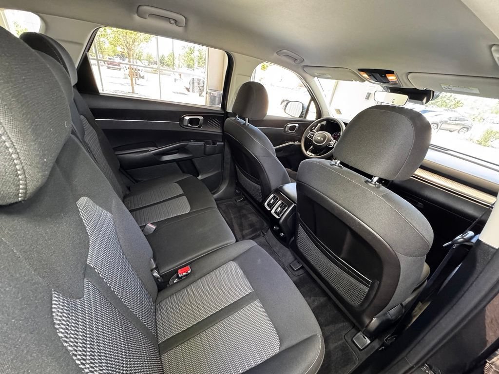 Used 2023 Kia Sorento LX AWD/4WD image 52