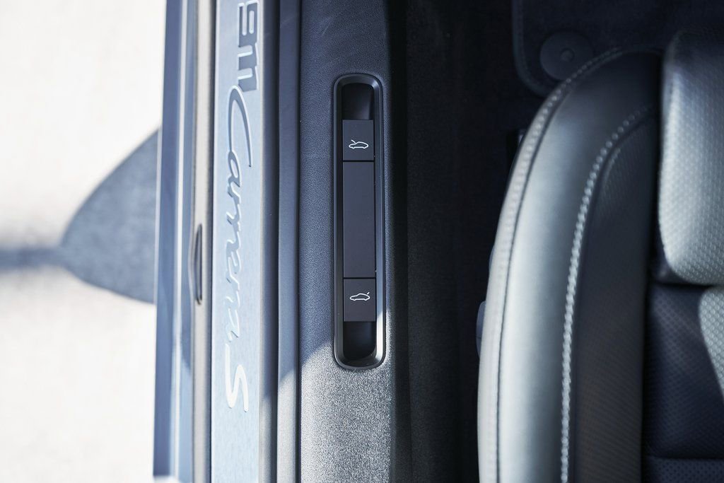 Used 2024 Porsche 911 Carrera S w/ Sport Package image 28
